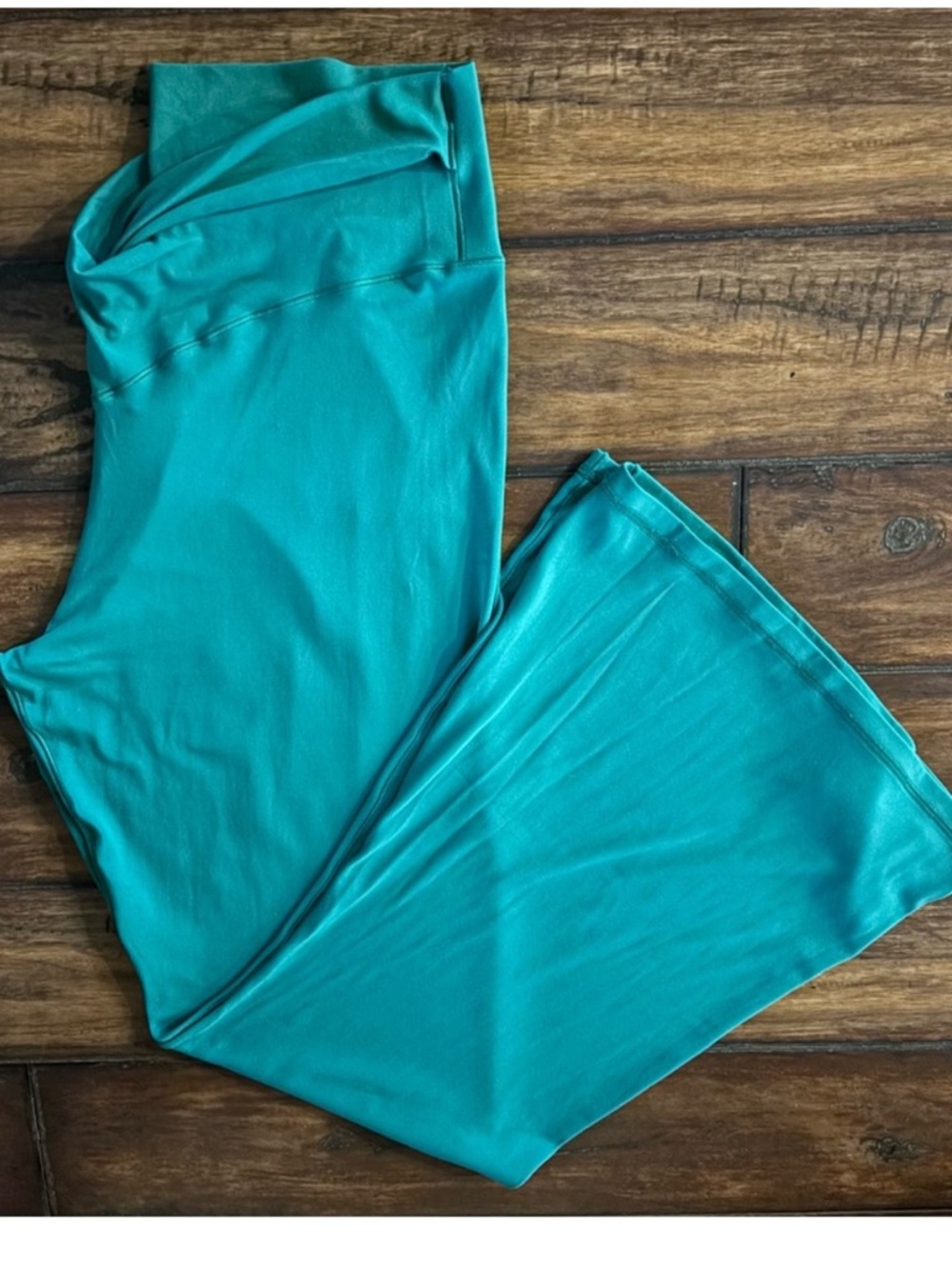 aerie Like New Flare Leg Hi-Rise in Green